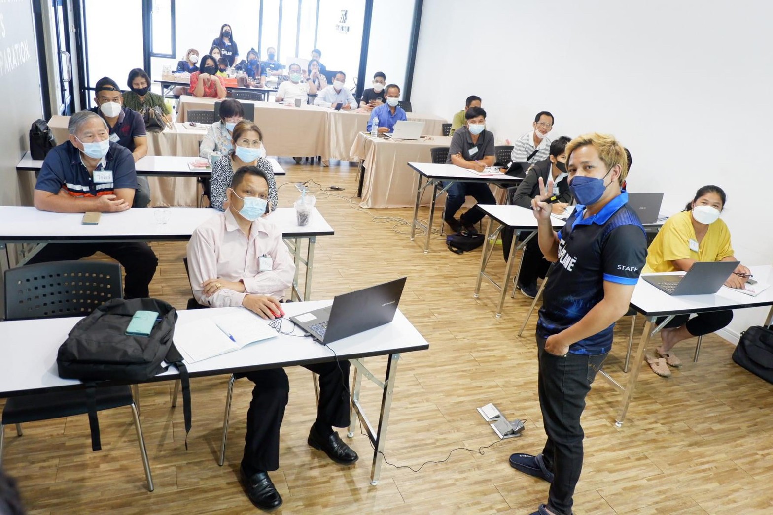 4 - https://fastlane-trading.com | Fastlane Academy สอนเทรด Forex ครบวงจร สถาบันสอนเทรดที่ให้ความรู้สำหรับผู้ที่ต้องการประสบความสำเร็จด้านการเทรดแบบมืออาชีพ